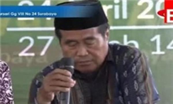 درگذشت قاری اندونزیایی هنگام تلاوت قرآن+فیلم
