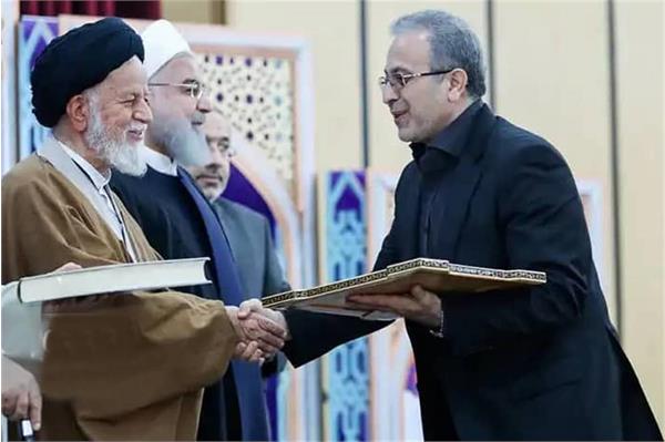 دریافت لوح تقدیر وزارت ارتباطات از رییس جمهور در حوزه توسعه و ترویج فرهنگ نماز