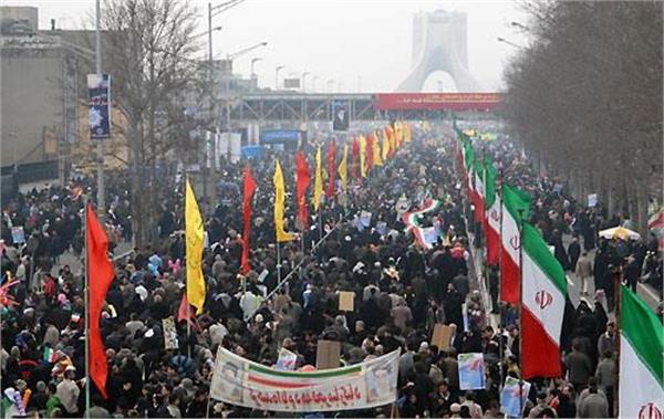 حضور پرشور خانواده ارتباطات در راهپیمایی 22 بهمن